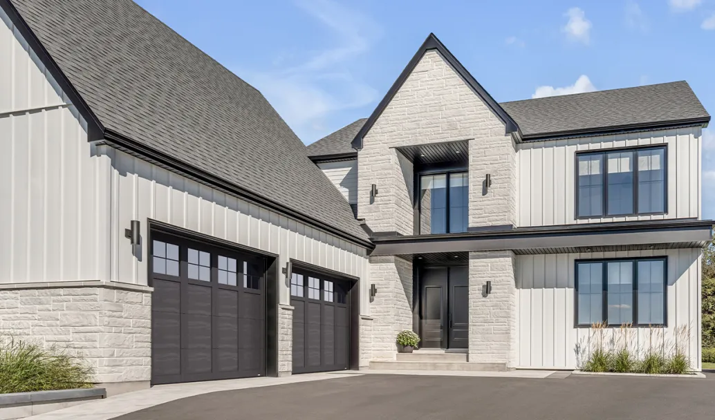 Princeton P-31, 10' x 8', portes et moulures Noir, fenêtres Panoramique 4 carreaux avec verre Clair