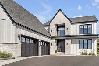  Princeton P-31, 10' x 8', portes et moulures Noir, fenêtres Panoramique 4 carreaux avec verre Clair