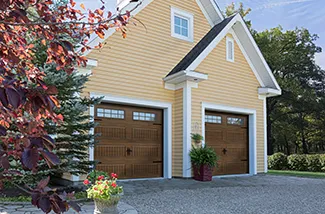 Standard+ North Hatley LP, 9' x 8', Noyer chocolaté Faux bois, fenêtres Orion 8 carreaux