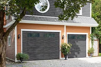 Vantage Shaker-Plat Long, 10' x 8' et 7'6 x 7', Gris patiné Faux bois, fenêtres Clair