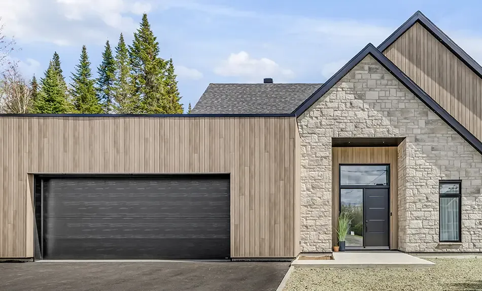 Porte de garage sectionnelle design contemporain Moderno 2 lignes Garaga, Noir, parfaite pour les extérieurs de maison scandinaves