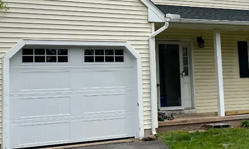 Porte de garage Vantage Shaker-CS Long, 8' x 7', Blanc glacier, fenêtres Clair Stockton