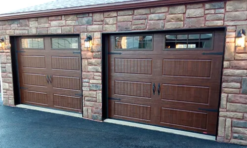 Porte de garage Standard+ North Hatley LP, 9' x 7', Noyer américain Faux bois, fenêtres Clair