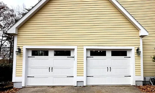 Porte de garage Vantage Shaker-CS Long, 9' x 7', Blanc doux, fenêtres Clair